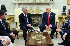 Kanada „nebude na prodej, nikdy“, řekl Carney Trumpovi v Bílém domě Kanada „nebude na prodej, nikdy“, řekl Carney Trumpovi v Bílém domě