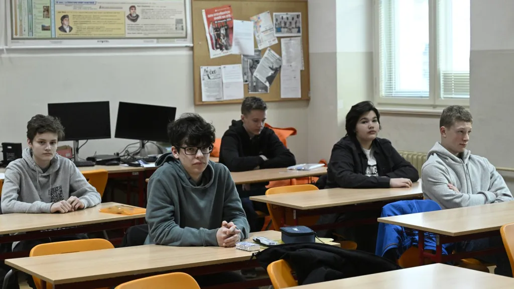 Střední školy v Praze budou moci mít ve třídě 34 žáků Střední školy v Praze budou moci mít ve třídě 34 žáků