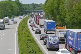 Začalo sčítání dopravy, slouží jako podklad pro přípravu dalších silnic Začalo sčítání dopravy, slouží jako podklad pro přípravu dalších silnic